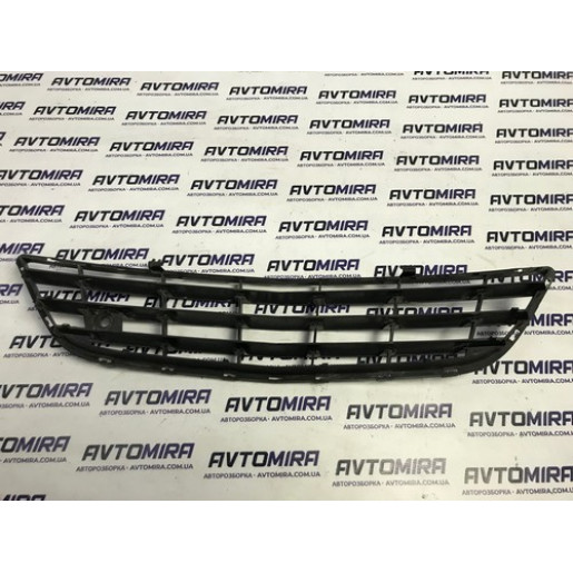 Решетка переднего бампера Opel Corsa D 2006-2010 13179942